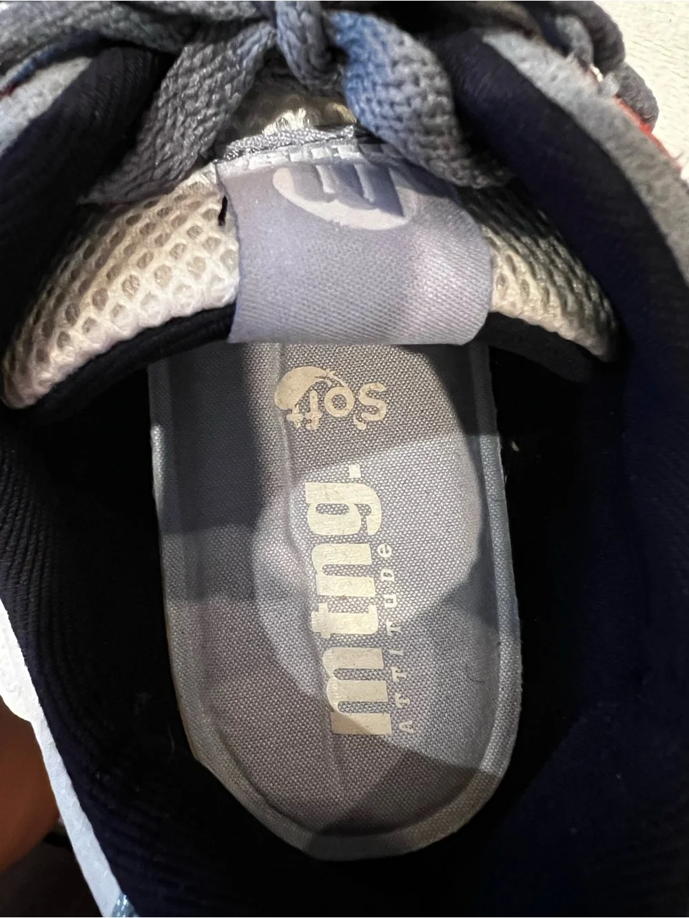 Super cute women’s sneaker by mtng in size 5